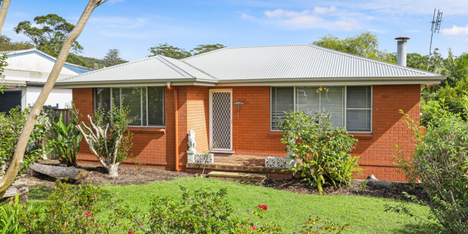 12 Matthews Parade Point Clare 12 Matthews Parade Point Clare