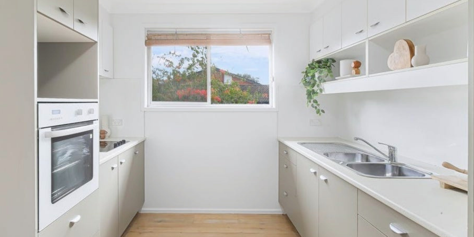 12 Matthews Parade Point Clare 12 Matthews Parade Point Clare