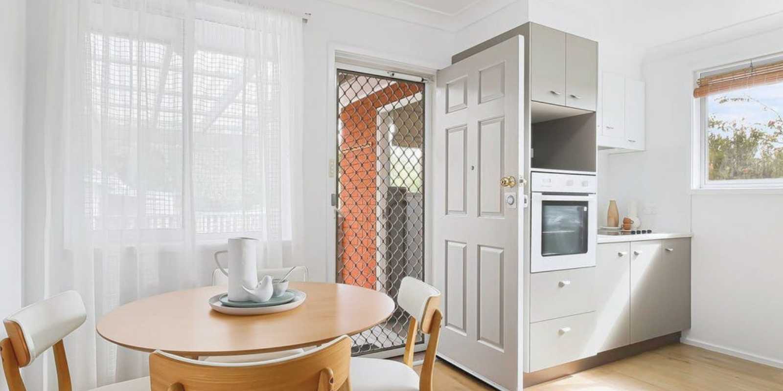 12 Matthews Parade Point Clare 12 Matthews Parade Point Clare