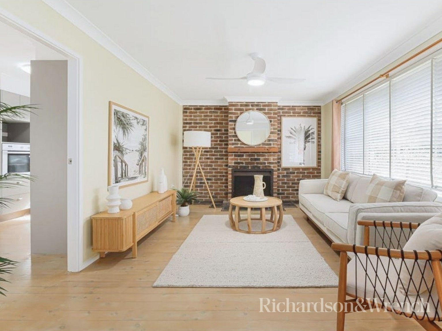 12 Matthews Parade Point Clare 12 Matthews Parade Point Clare
