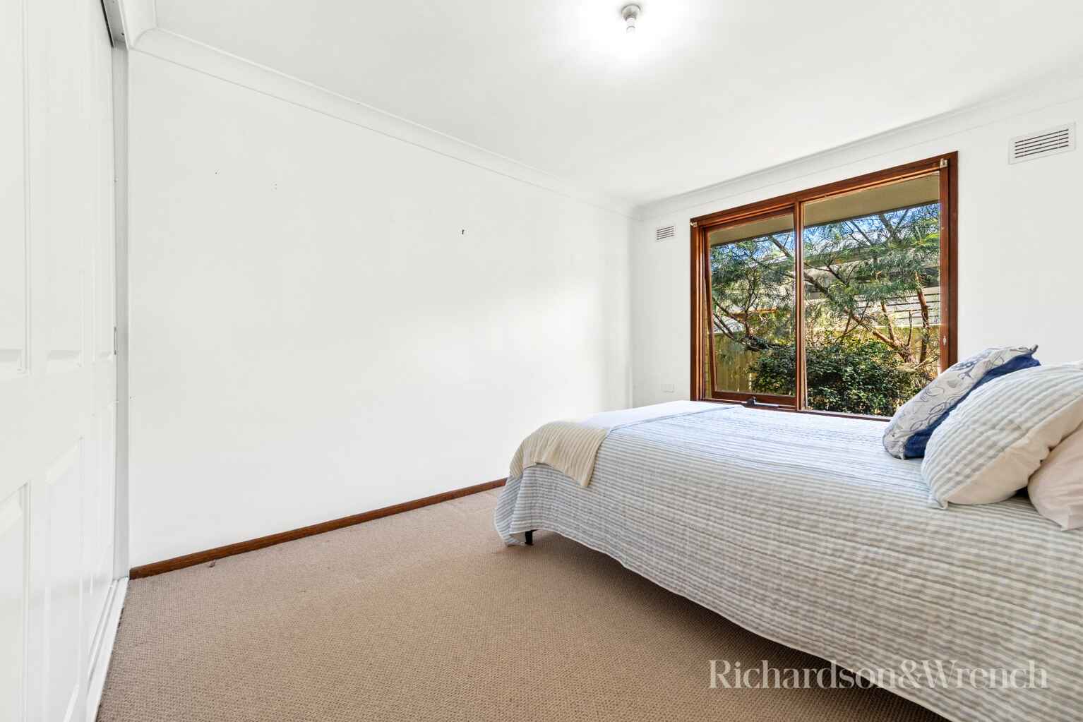 19 MacLeay Avenue Woy Woy