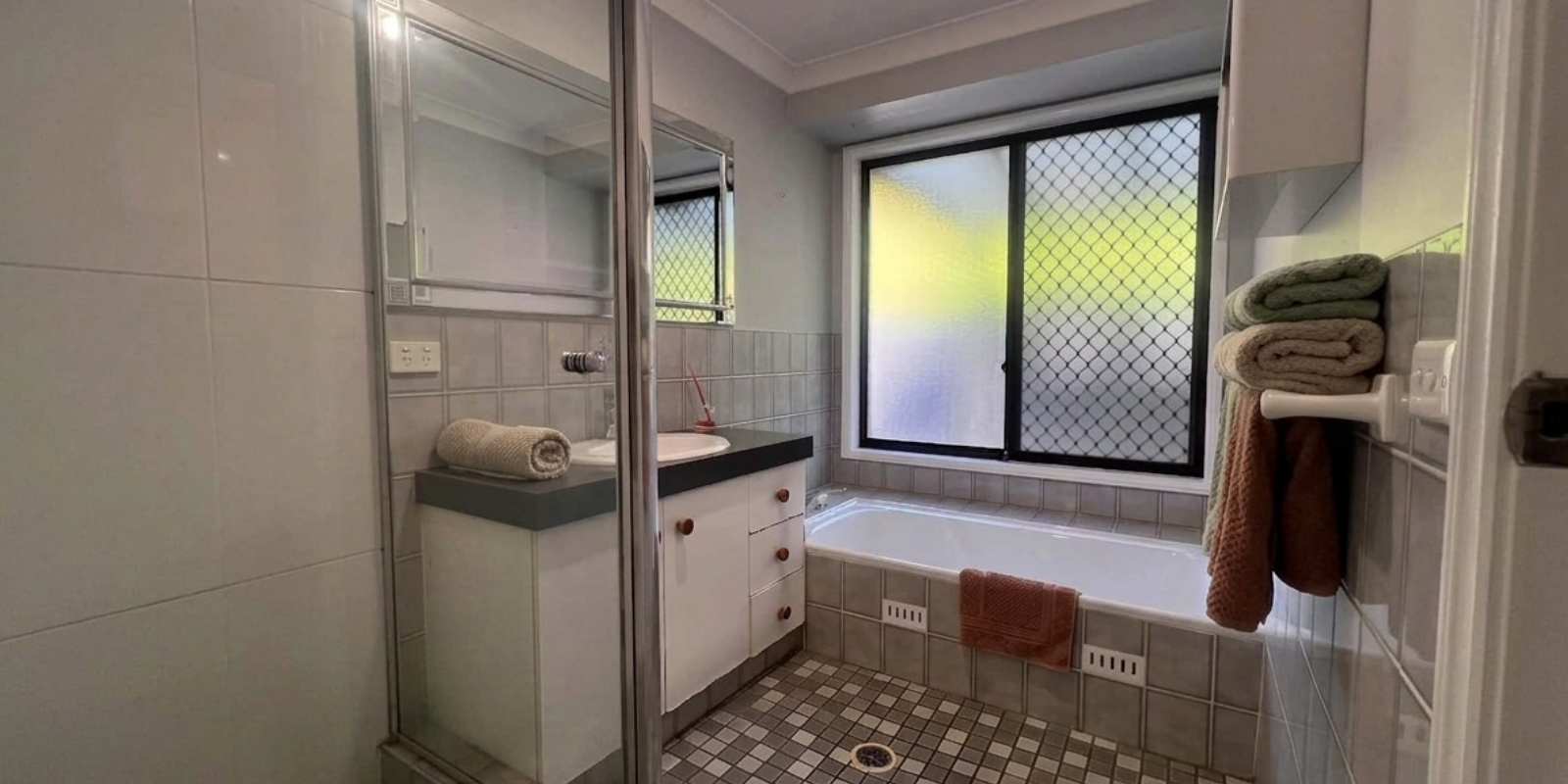 1/7 Robson Close Point Clare