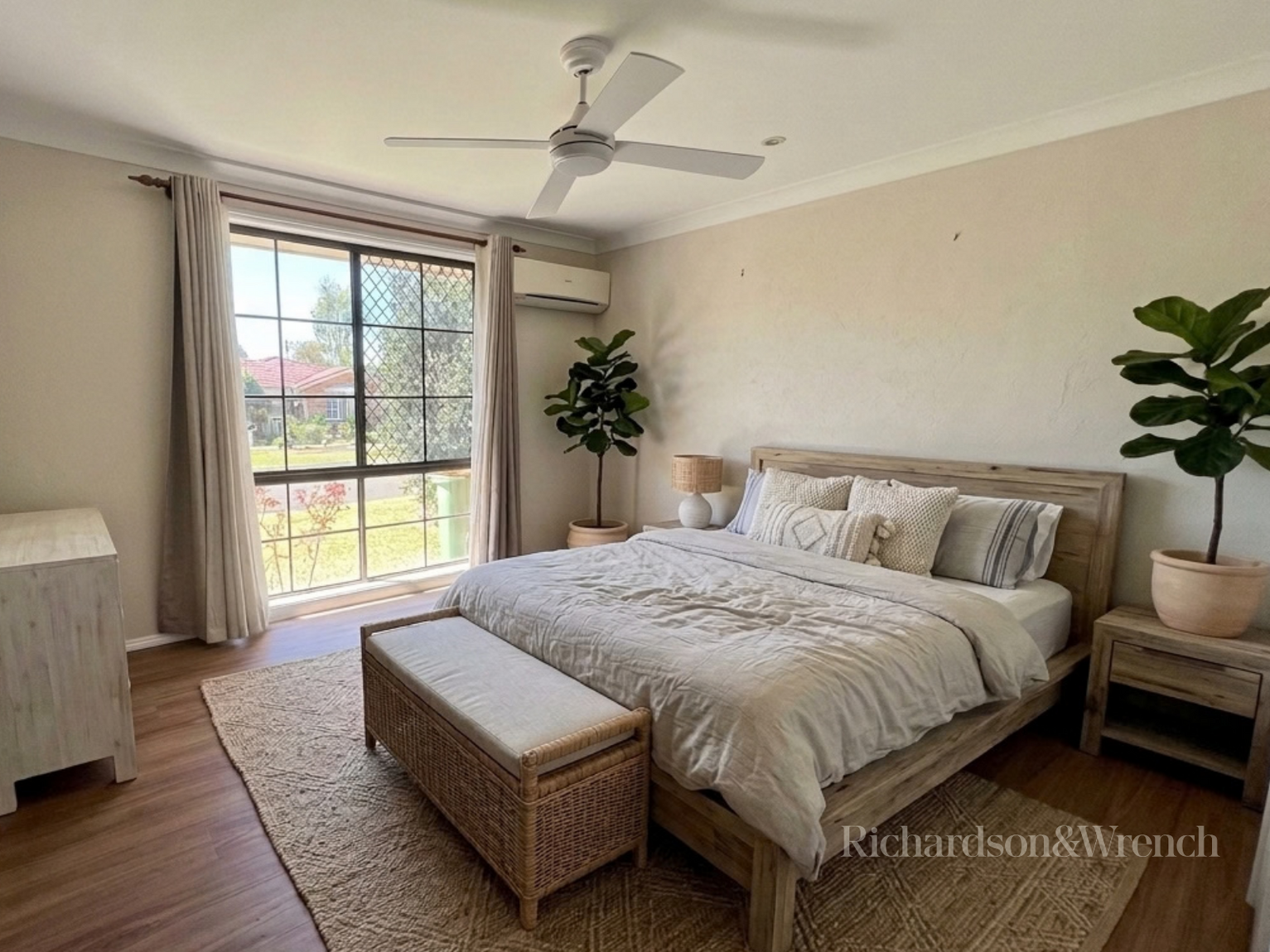 1/7 Robson Close Point Clare